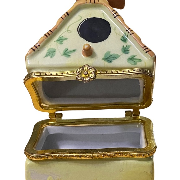Vintage Birdhouse Trinket Box w/Blue Bird - Picture 2 of 6
